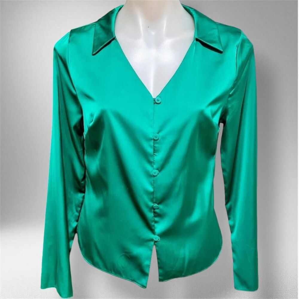 Primark Emerald Green Satin Button-Up Blouse – Size 2